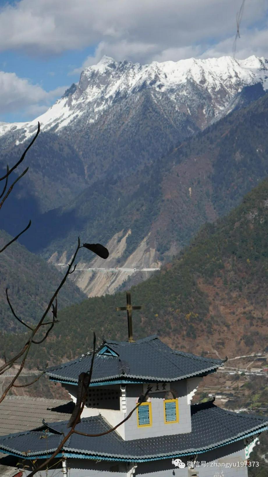 秘境山谷中的天主教堂
