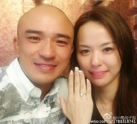 小马倪子钧与未婚妻小米合照。（图：小马倪子钧微博）