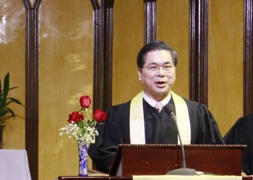 李永勋牧师在北京崇文门堂讲道的资料图片。